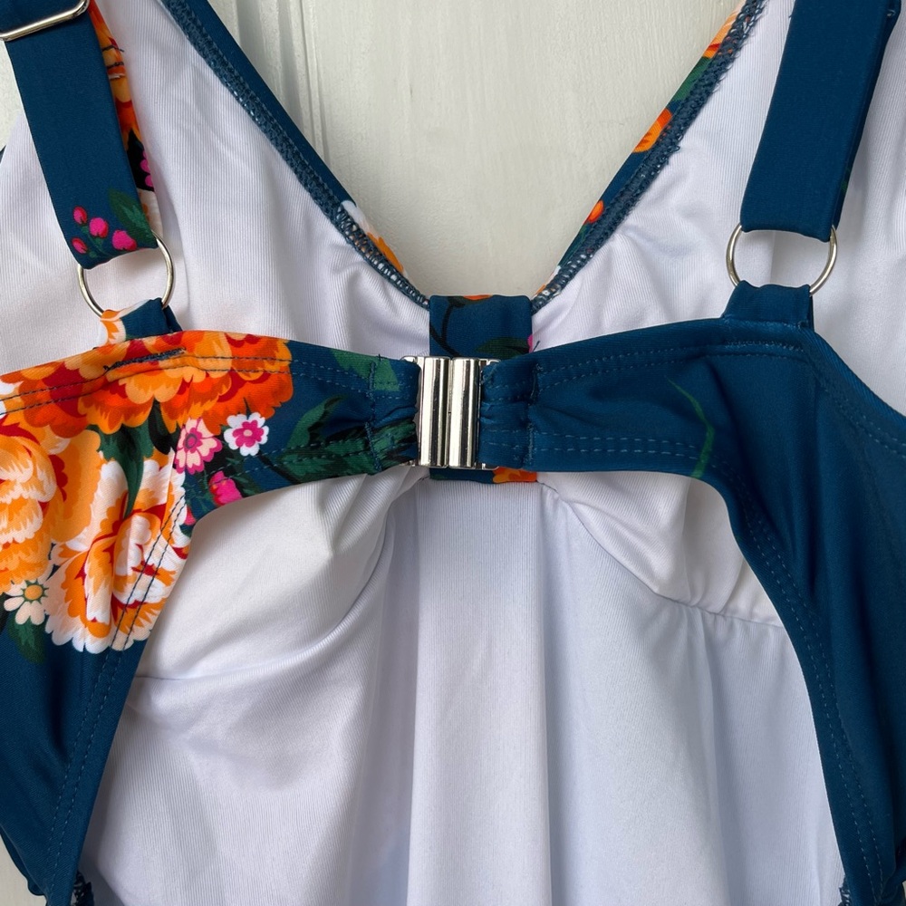 •Cupshe• NWT Floral Cutout One Piece Bathing Suit - Size Large - Picture 6 of 11